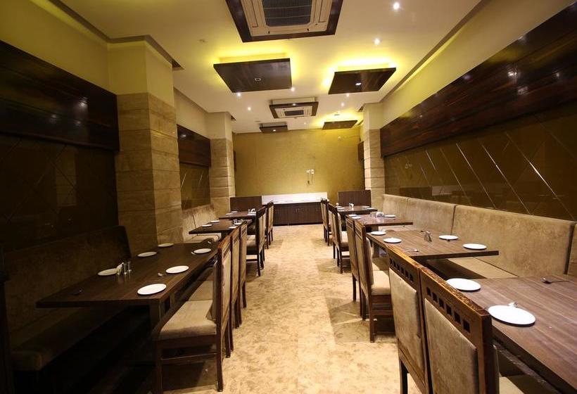 Hotel Oyo Premium Near Sheela Byepass 8