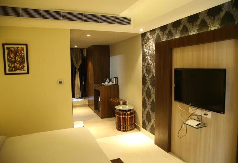 Hotel Black Panther 1