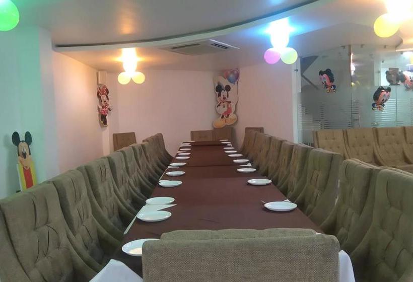 Hotel Prime Residency 11