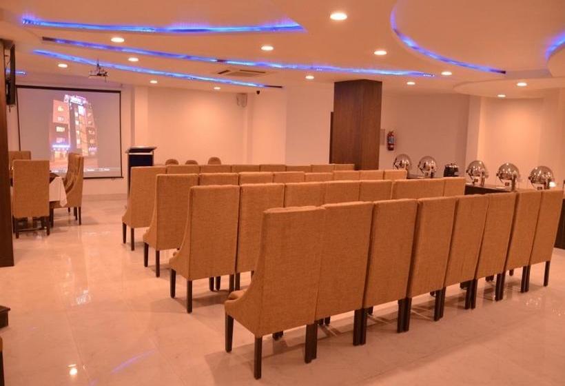 Hotel Prime Residency 7