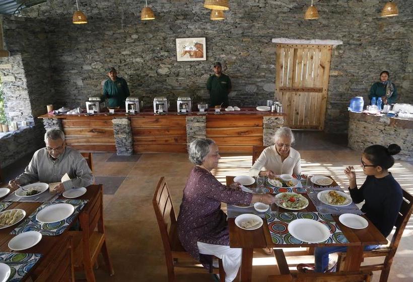 Resort Banyan By The Ganges 13