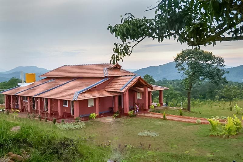 Hotel Capacious 1br Stay Amidst Tropical Shrubbery By Guesthouser 9