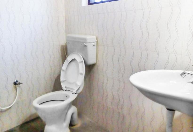 Hotel Budget Room In Pulpally By Guesthouser 11