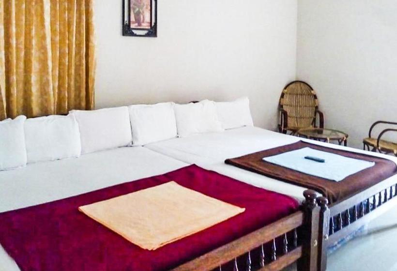 Hotel Budget Room In Pulpally By Guesthouser 7