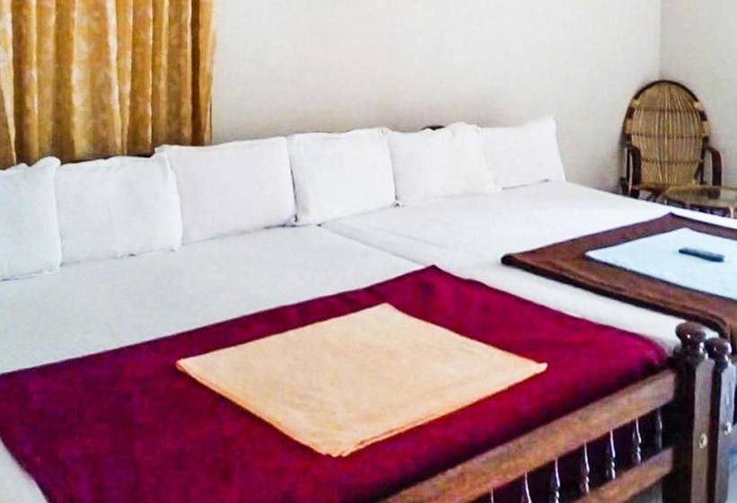 Hotel Budget Room In Pulpally By Guesthouser 8