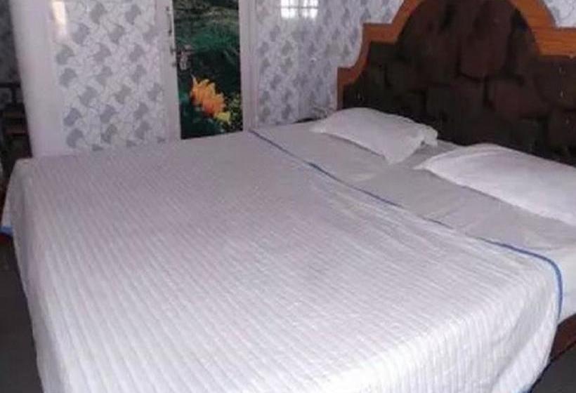 Hotel Yuvaraj Palace 1