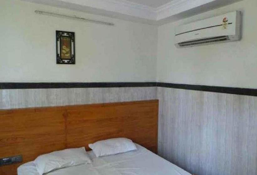 Hotel Yuvaraj Palace 4