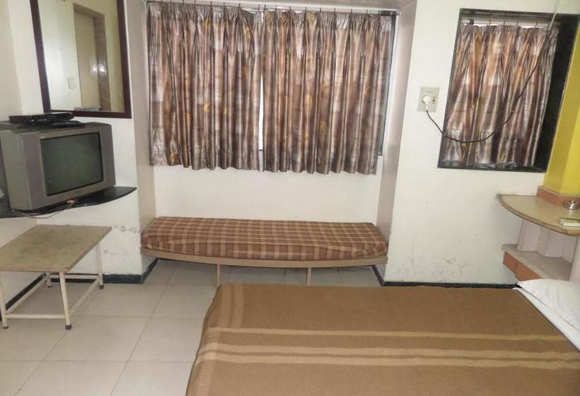 Hotel Deepali Executive 6