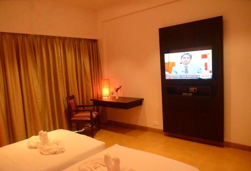 Resort Tropical Retreat 12