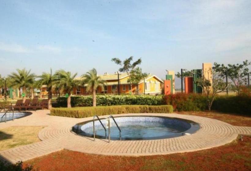 Hotel Qik Stay @ Grand Garden Resort 8