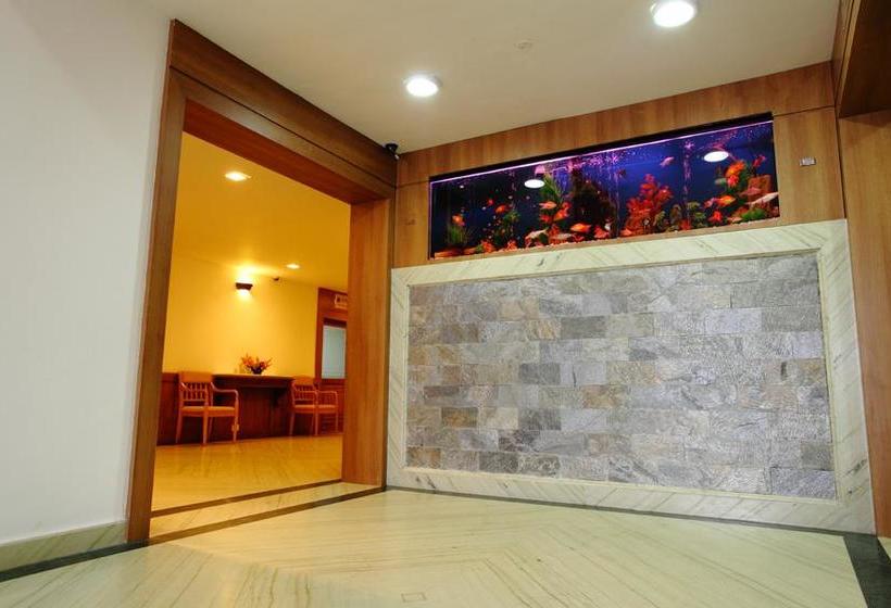 Hotel Pooram International