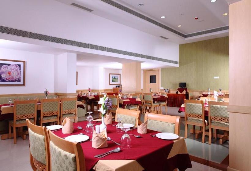 Hotel Pooram International 11