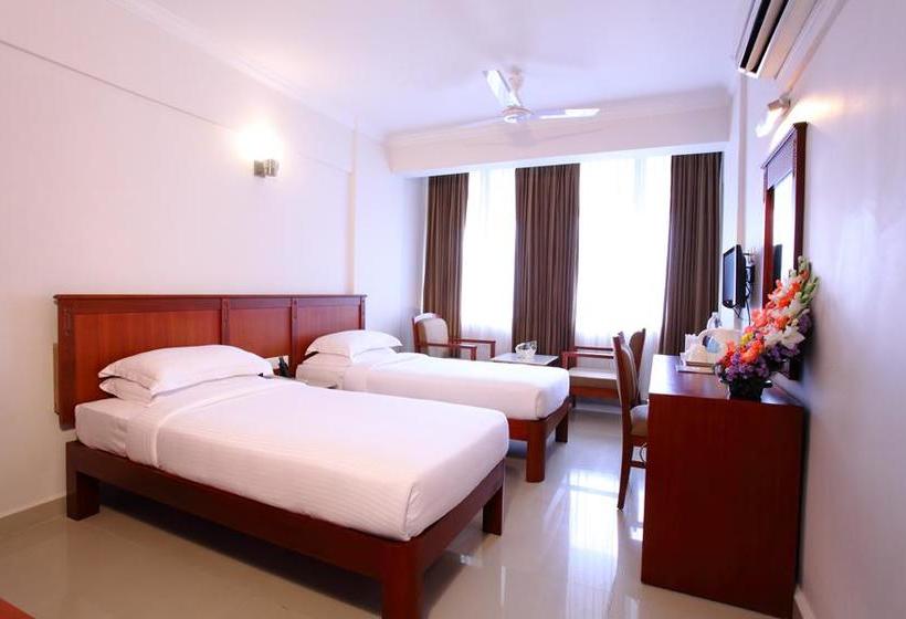 Hotel Pooram International 2