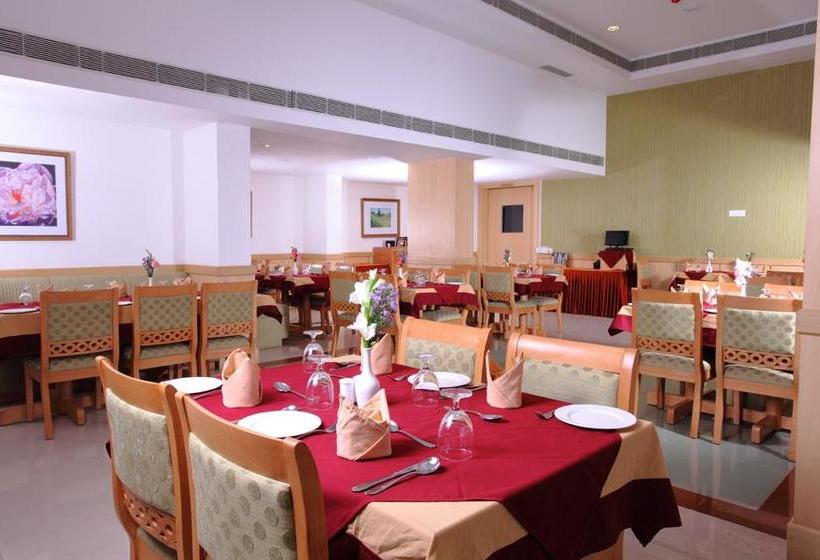 Hotel Pooram International 3