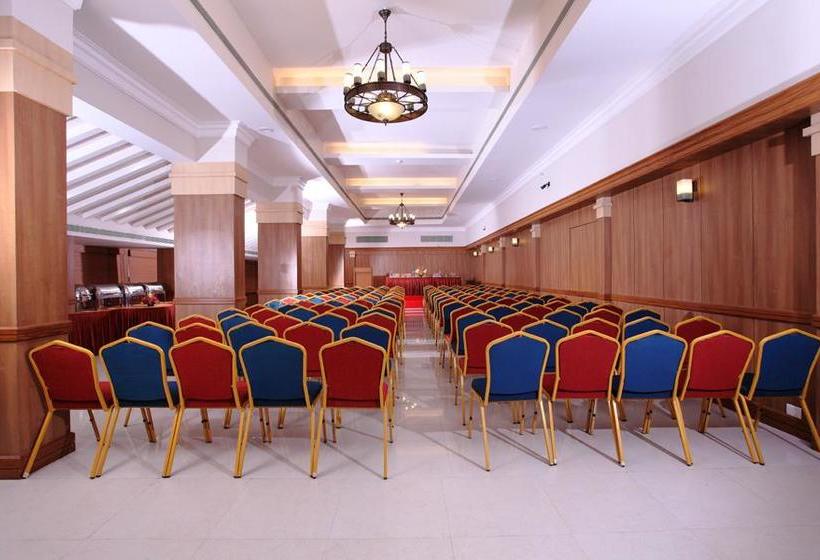 Hotel Pooram International 4