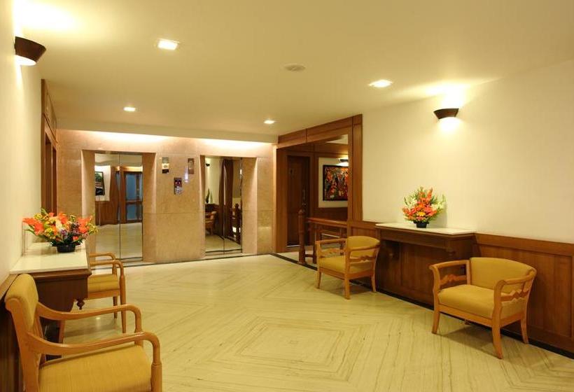 Hotel Pooram International 5