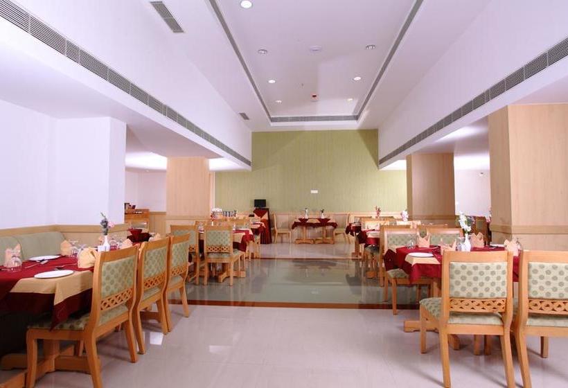 Hotel Pooram International 6