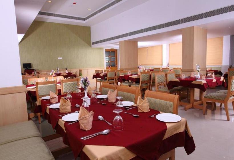 Hotel Pooram International 7