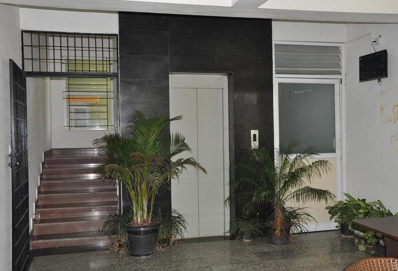 Hotel Airport Gateway 11