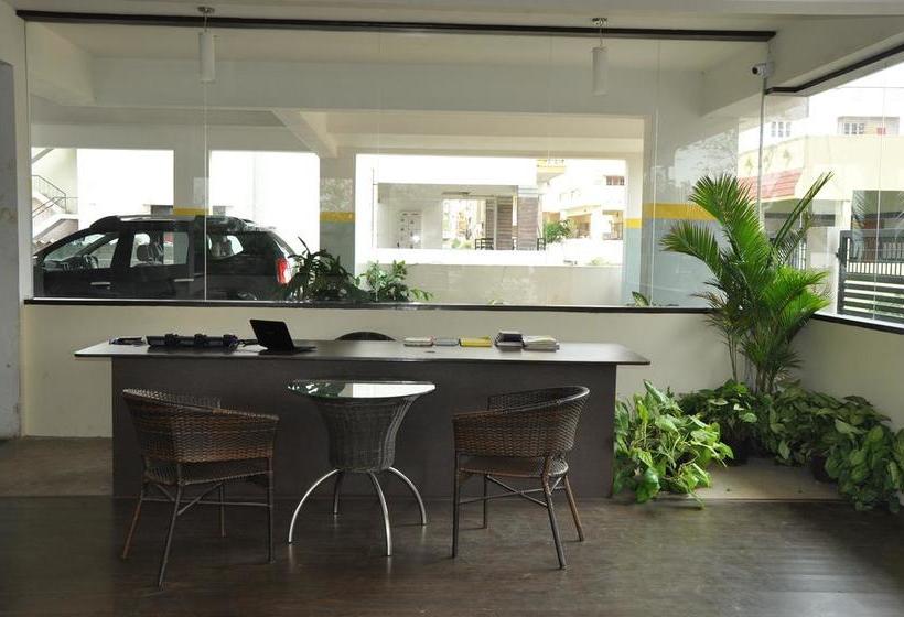 Hotel Airport Gateway 13