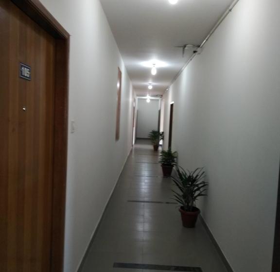 Hotel Airport Ac Suites 10