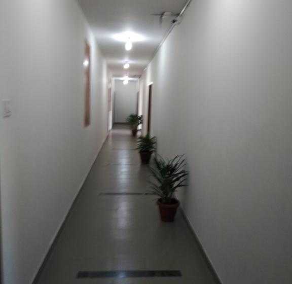 Hotel Airport Ac Suites 11