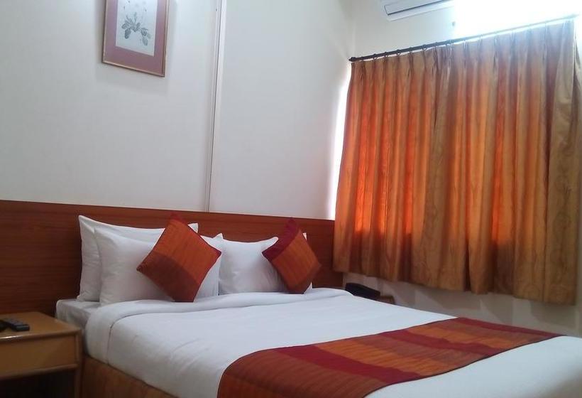 Hotel Airport Ac Suites 2