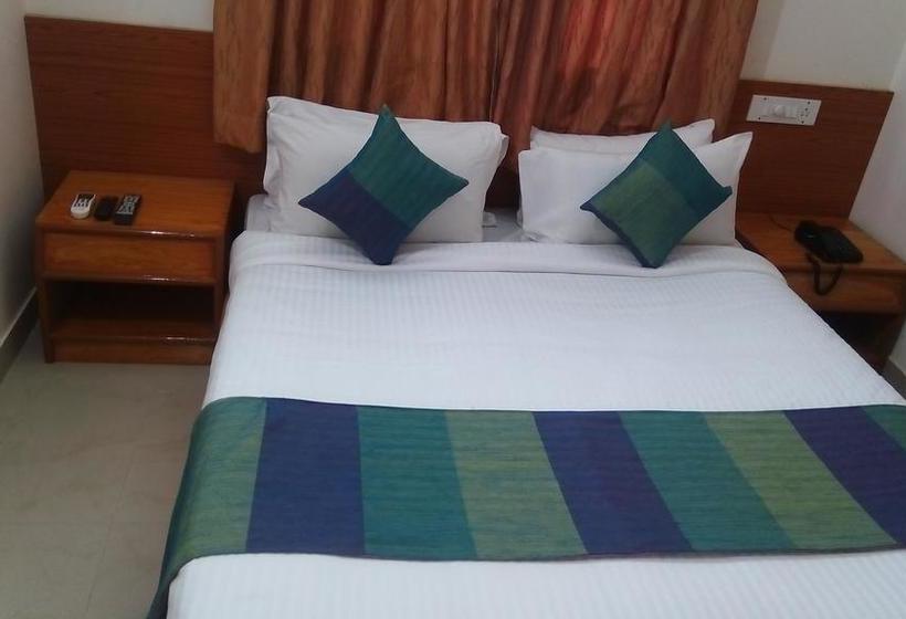 Hotel Airport Ac Suites 4