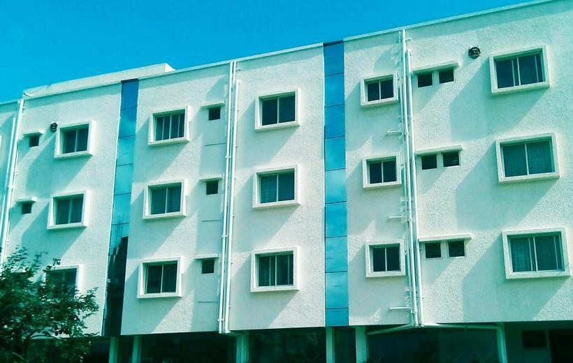 Hotel Airport Ac Suites 6