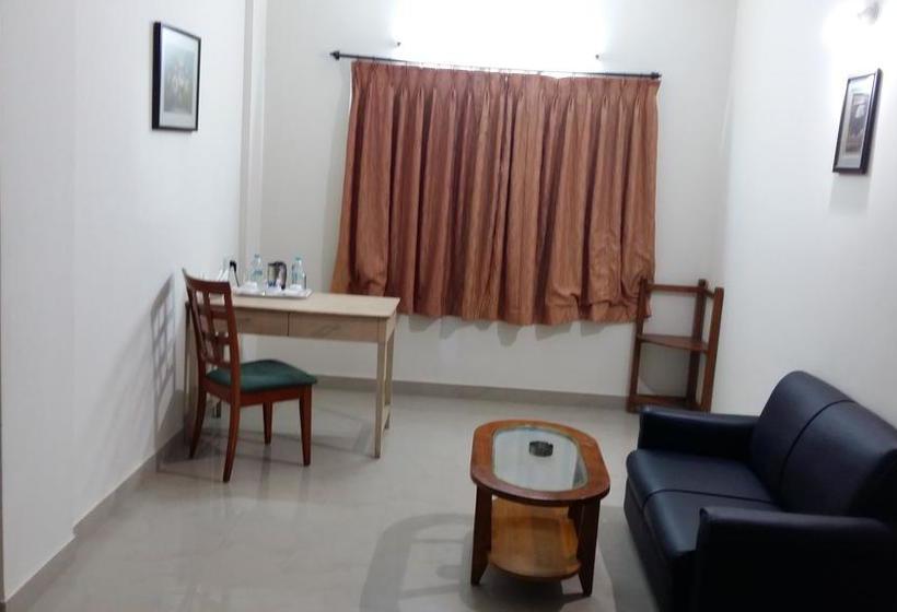 Hotel Airport Ac Suites 9