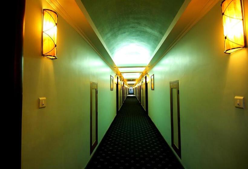 Hotel Oyo Elite Thrissur Guruvayur Highway 7