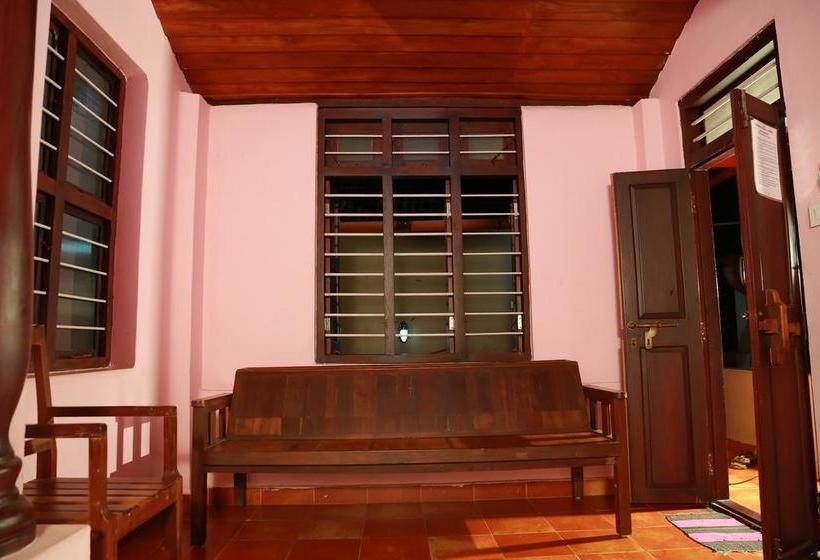 Hotel Gurukripa Heritage 12