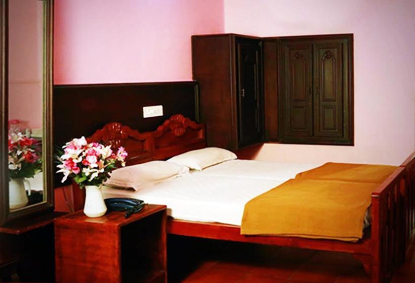 Hotel Gurukripa Heritage 8