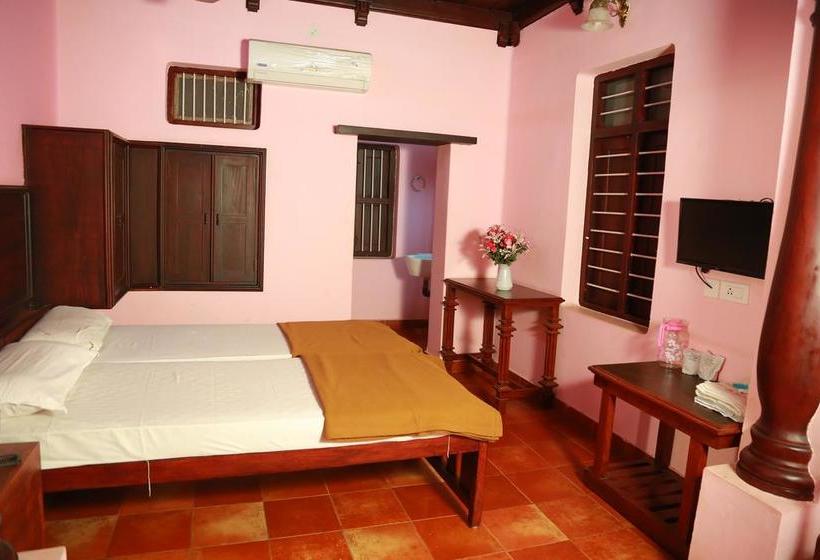 Hotel Gurukripa Heritage 9