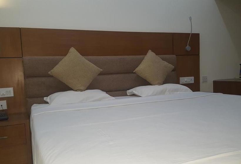 Hotel Sree Gokulam Residency 7