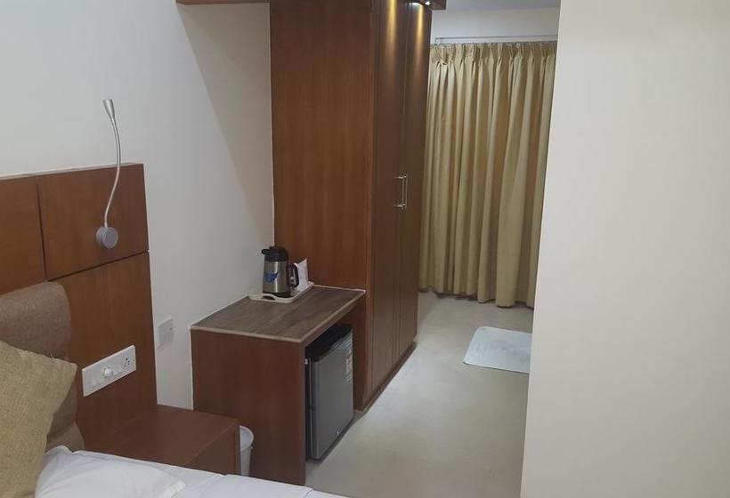 Hotel Sree Gokulam Residency 8