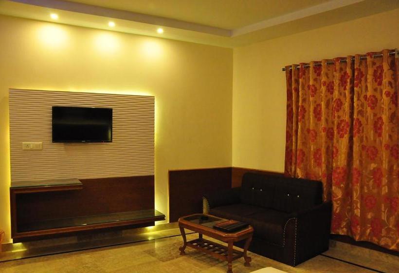 Hotel Basera Brij Bhoomi Vrindavan 10