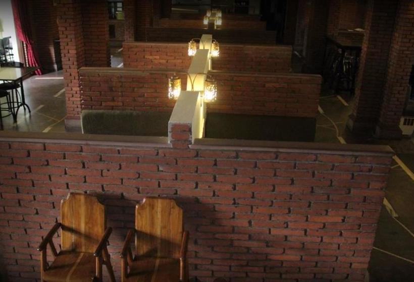 Hotel Mvt Guesthouse & Restaurant 13