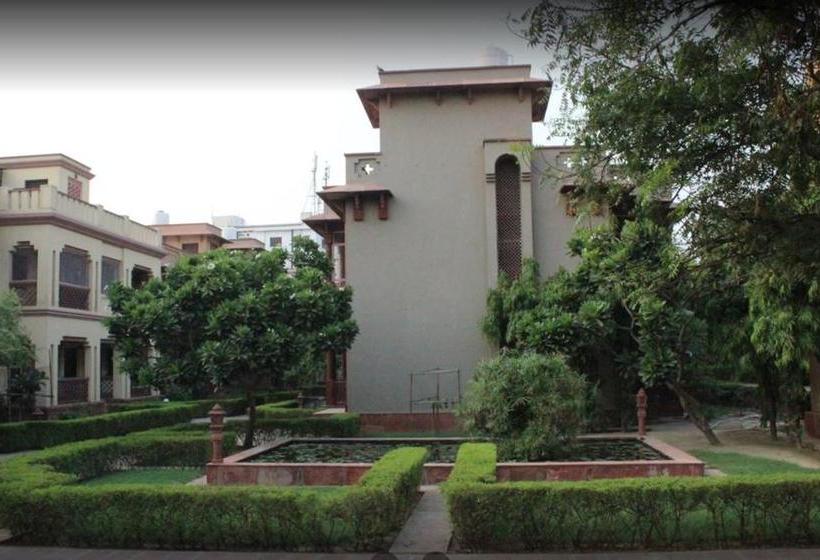 Hotel Mvt Guesthouse & Restaurant 17