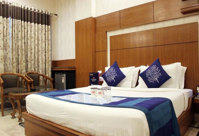 Hotel Oyo Premium Parikrama Marg 10