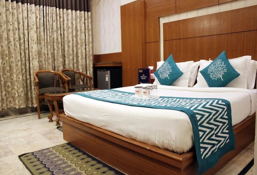 Hotel Oyo Premium Parikrama Marg 11