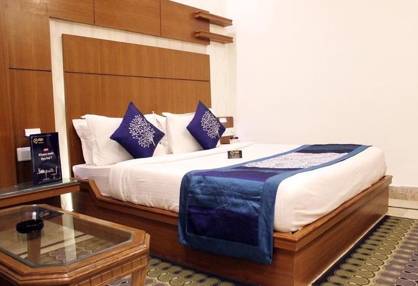 Hotel Oyo Premium Parikrama Marg 12