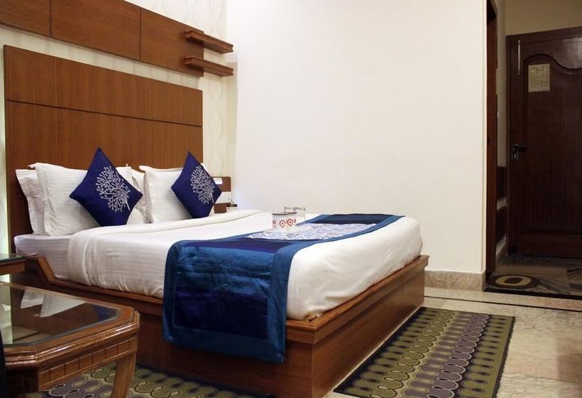 Hotel Oyo Premium Parikrama Marg 7