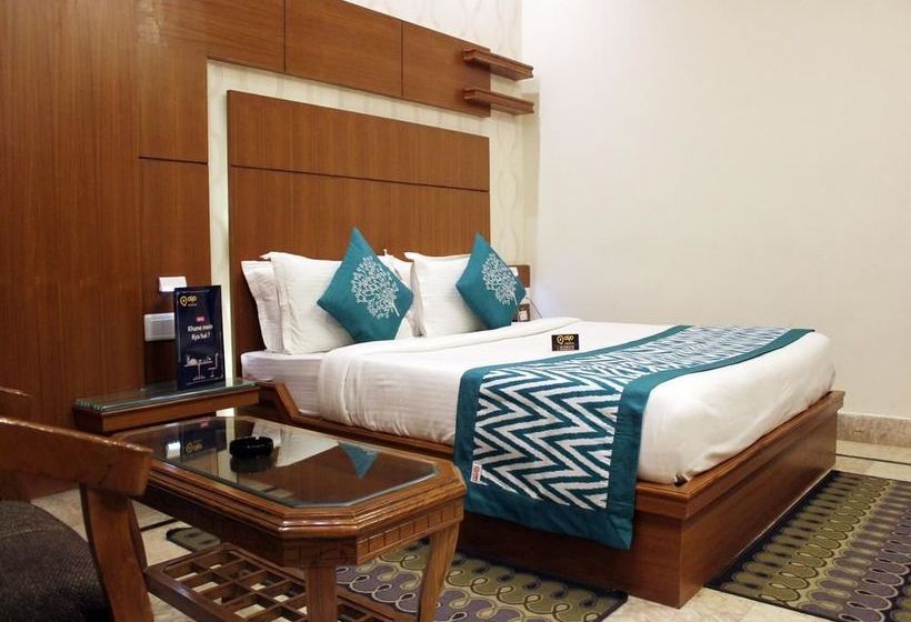 Hotel Oyo Premium Parikrama Marg 8