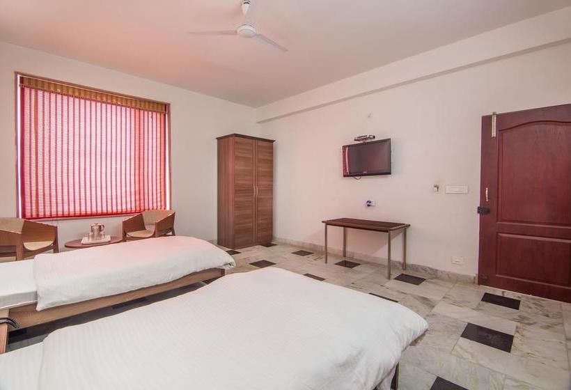 Hotel Bhakti Dhama 13