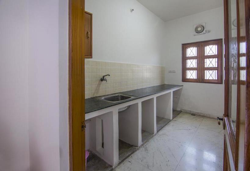 Hotel Bhakti Dhama 16