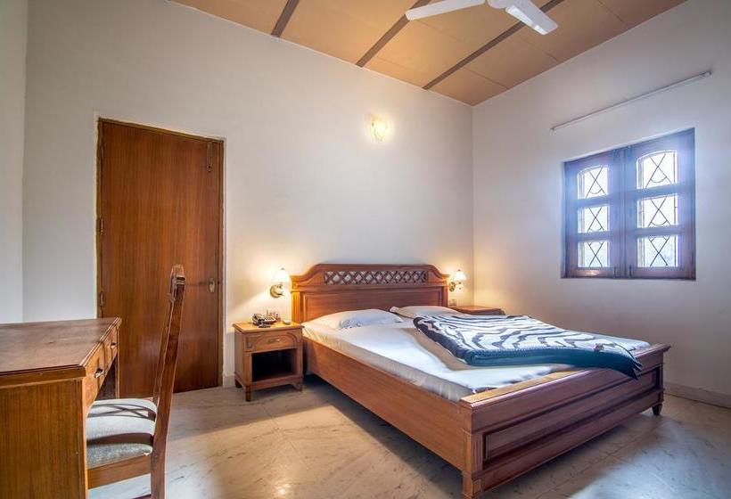 Hotel Bhakti Dhama 7