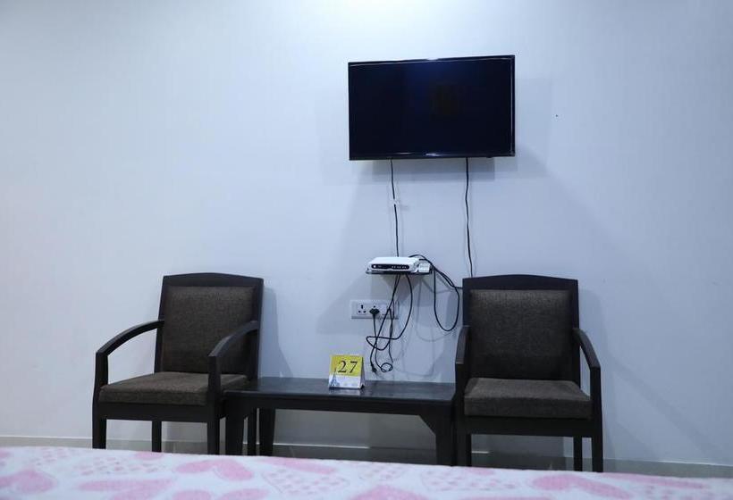 Hotel Vrinda Palace 12