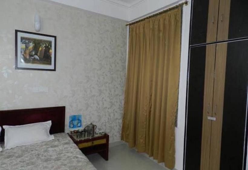 Hotel Shri Krishna Dham 7