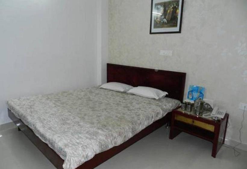 Hotel Shri Krishna Dham 8